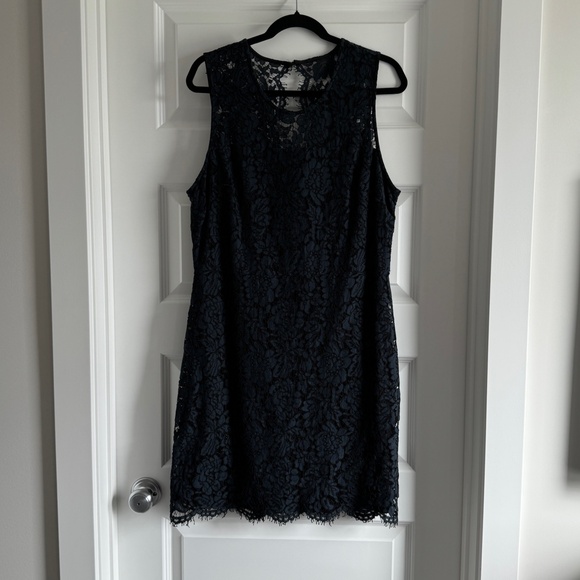 Banana Republic Lace Dress - Picture 1 of 3
